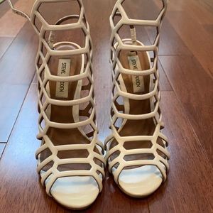 Brand new Steve Madden white high heels